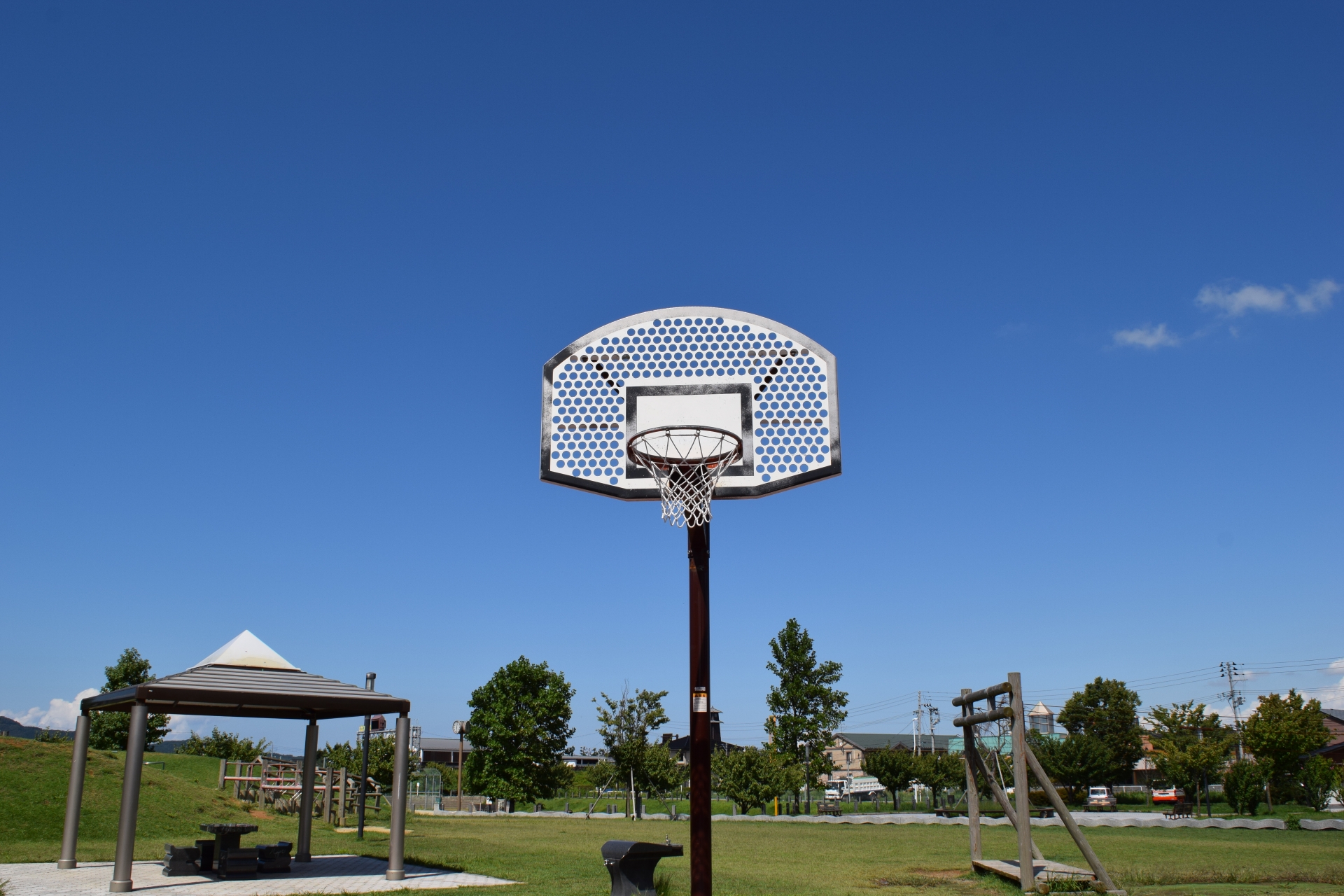 スポーツ　バスケを楽しむ様子